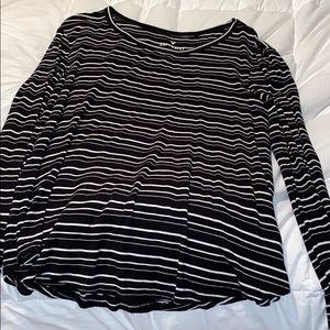 Gently used black and white tee